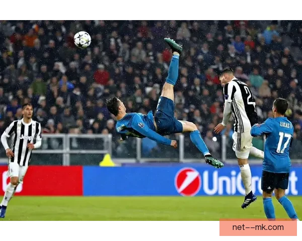 C罗对阵波兰上演惊世倒钩破门 成为足坛经典瞬间